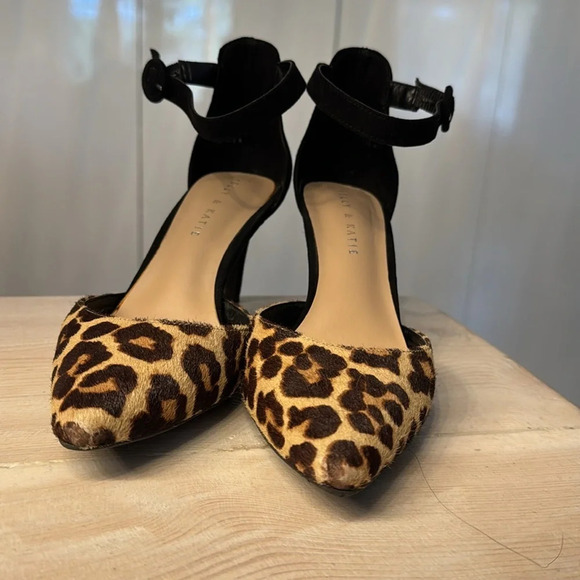 Kelly & Katie leopard print pump - Picture 9 of 12